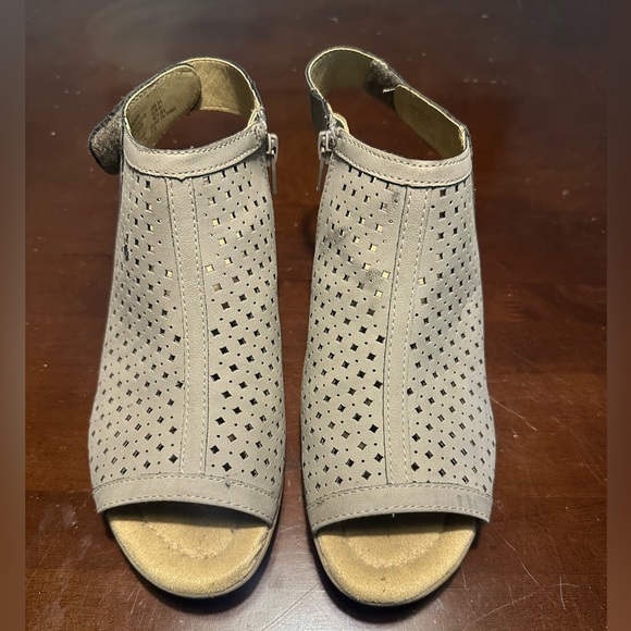 Earth Spirit Taupe Peep-Toe Mules - Picture 1 of 13